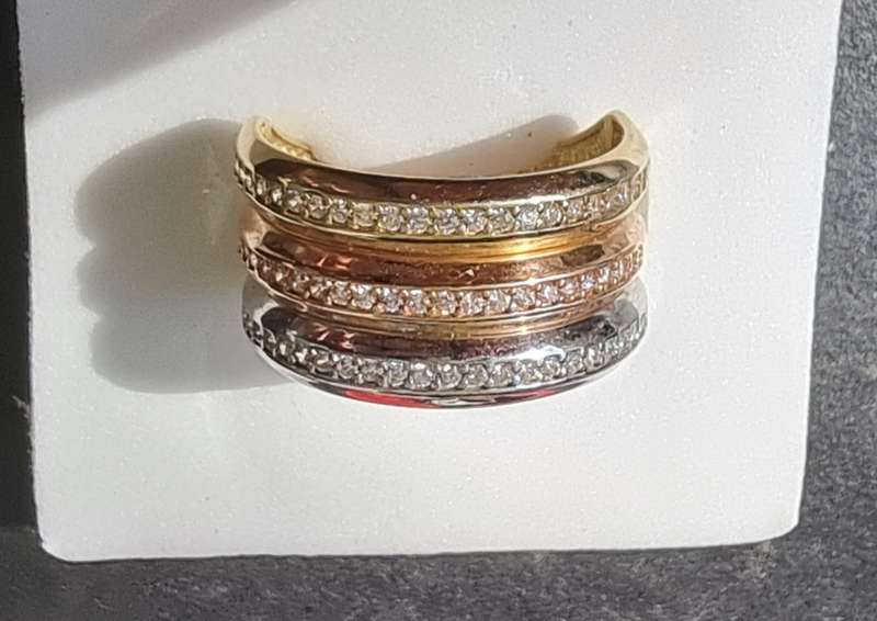 `DESIGNER` Triple Tone 9CT YELLOW, ROSE  and WHITE Gold Ring. ( Genuine Gold)