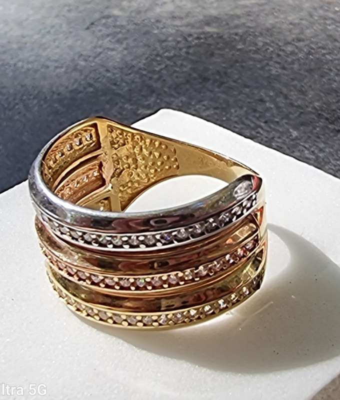 `DESIGNER` Triple Tone 9CT YELLOW, ROSE  and WHITE Gold Ring. ( Genuine Gold)