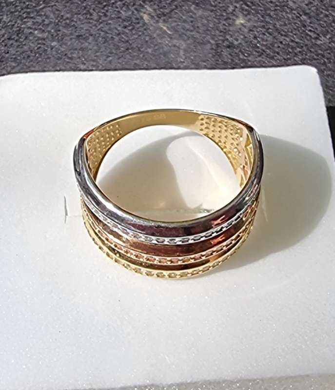 `DESIGNER` Triple Tone 9CT YELLOW, ROSE  and WHITE Gold Ring. ( Genuine Gold)