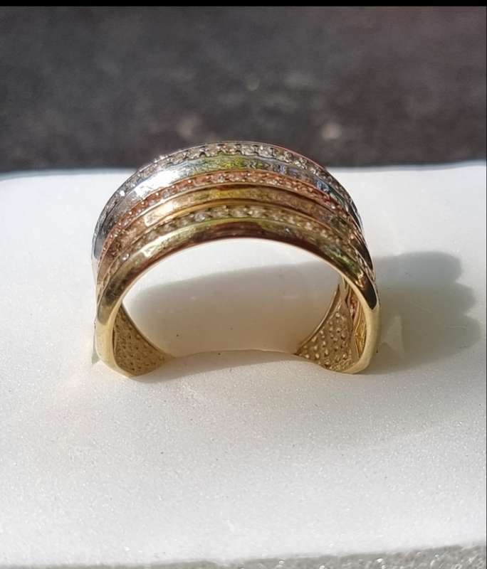 `DESIGNER` Triple Tone 9CT YELLOW, ROSE  and WHITE Gold Ring. ( Genuine Gold)