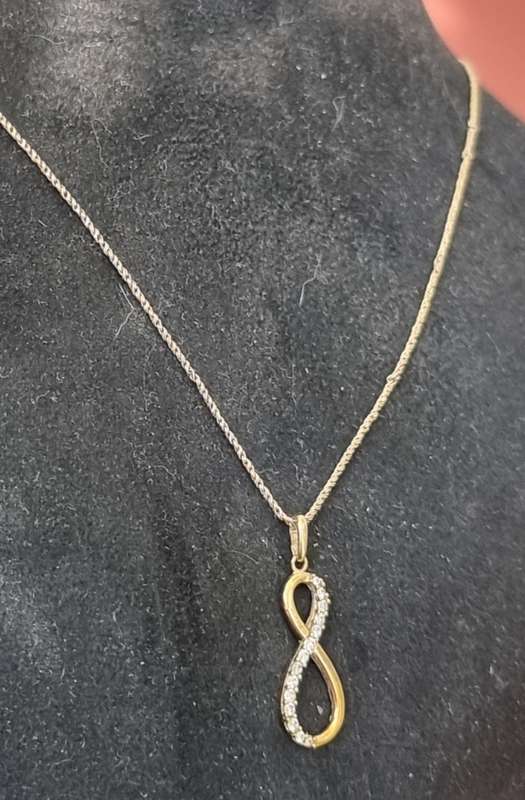 `INFINETY` CZ PENDANT on ROPE CHAIN / 9CT Yellow Gold ( Genuine Gold. )