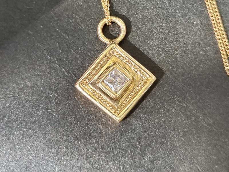 `CZ / SQUARE` 9CT Yellow Gold Pendant with Chain.( Genuine Gold. )