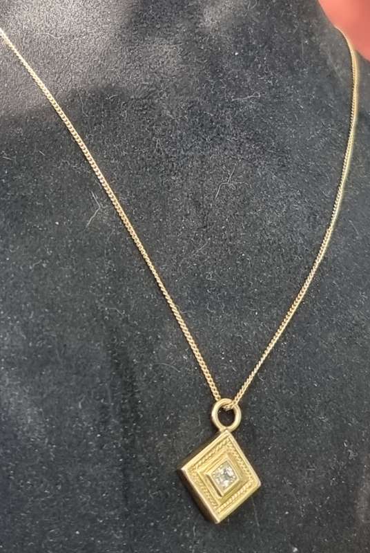 `CZ / SQUARE` 9CT Yellow Gold Pendant with Chain.( Genuine Gold. )