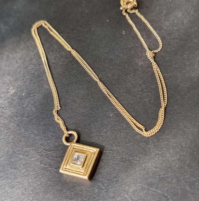 `CZ / SQUARE` 9CT Yellow Gold Pendant with Chain.( Genuine Gold. )