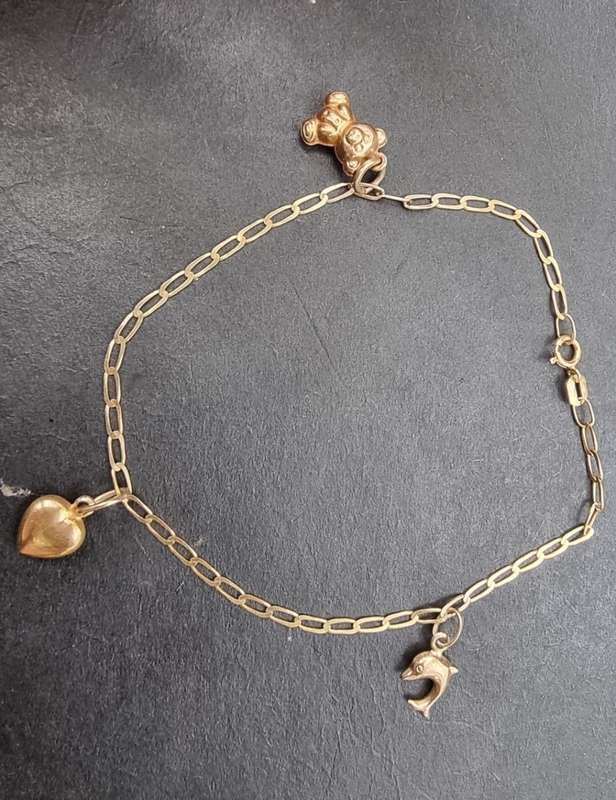`THREE CHARMS GOLD BRACELET` Set in 9CT Yellow Gold. ( Genuine Gold. )