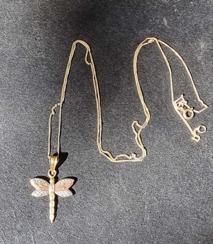 9CT Yellow / Rose and White Gold Dragon Fly Necklace. ( Genuine Gold)