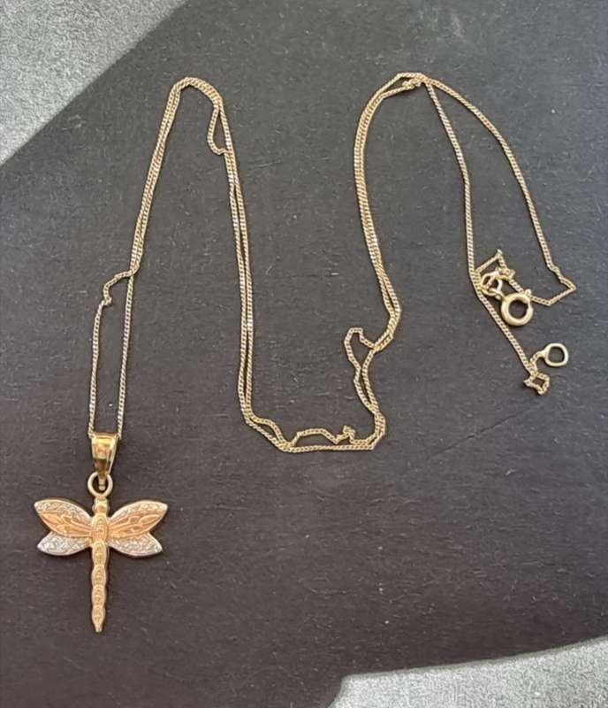 9CT Yellow / Rose and White Gold Dragon Fly Necklace. ( Genuine Gold)