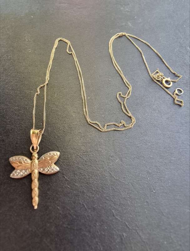 9CT Yellow / Rose and White Gold Dragon Fly Necklace. ( Genuine Gold)