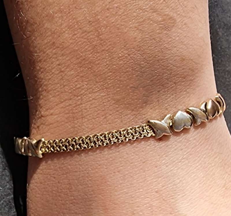 `HEARTS and KISSES` MESH BRACELET Set in 9CT Yellow / White and Rose Gold  Bracelet.(Genuine Gold.)