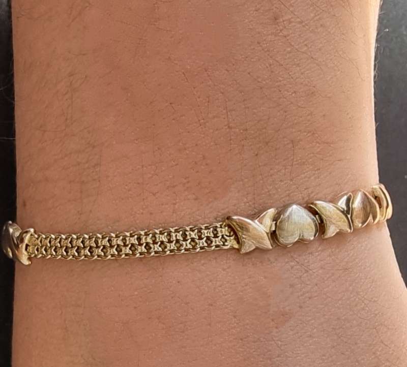 `HEARTS and KISSES` MESH BRACELET Set in 9CT Yellow / White and Rose Gold  Bracelet.(Genuine Gold.)
