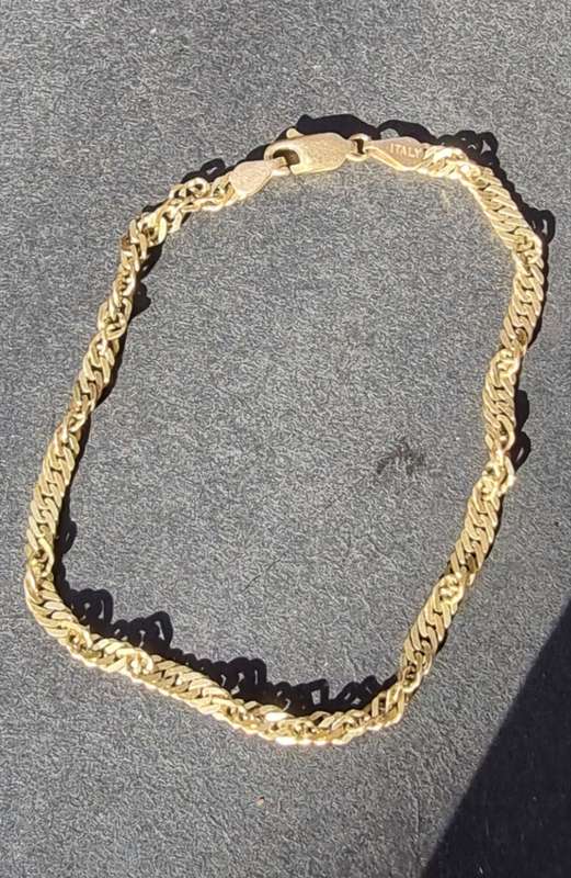 `ITALY` 9CT Yellow Gold `ROPE CHAIN` Bracelet ( Genuine Gold.)