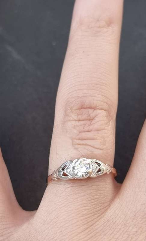 `ANTIQUE` 0.32 Carat Natural Diamond Set in Platinum and Yellow Gold. ( Genuine Gold )