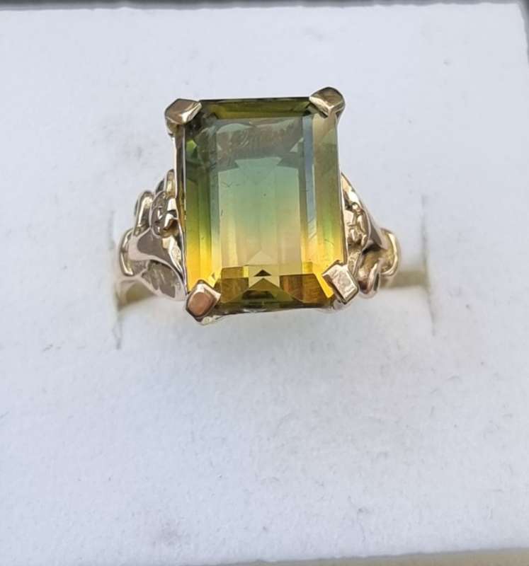 ` NATURAL Bi-Colored Tourmaline` Set in a `VINTAGE` 9CT Yellow Gold Ring. (Genuine Gold)