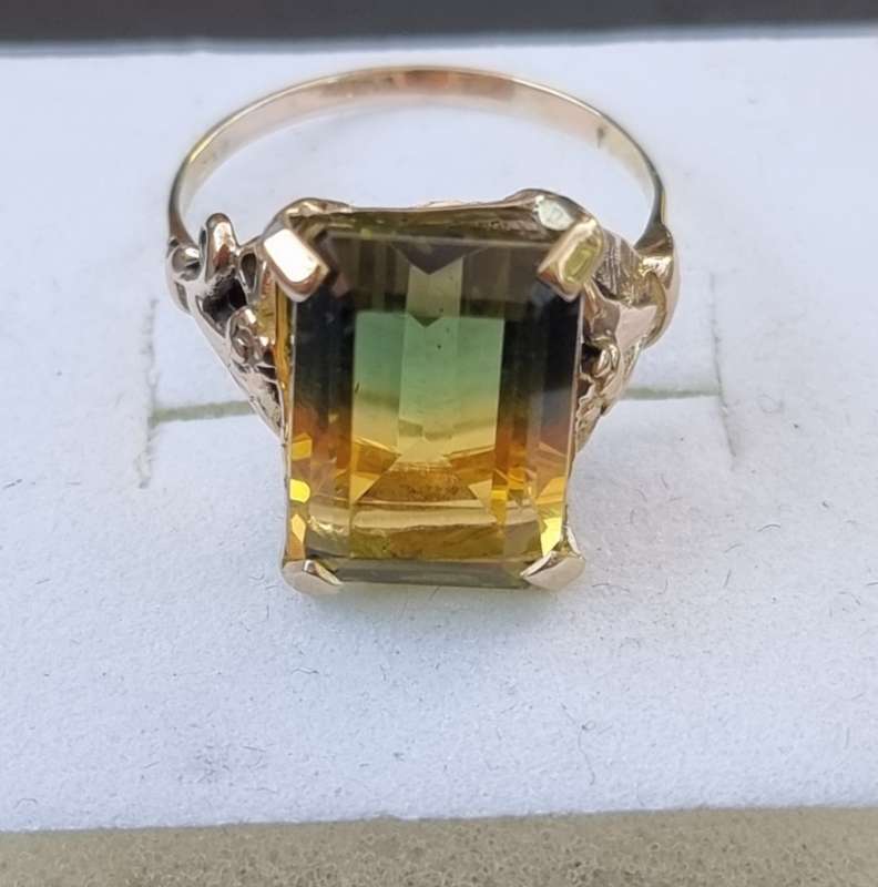 ` NATURAL Bi-Colored Tourmaline` Set in a `VINTAGE` 9CT Yellow Gold Ring. (Genuine Gold)
