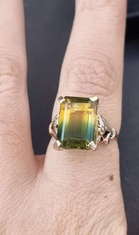 ` NATURAL Bi-Colored Tourmaline` Set in a `VINTAGE` 9CT Yellow Gold Ring. (Genuine Gold)