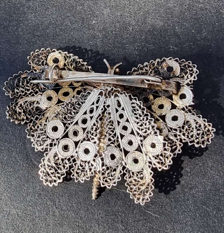 `VINTAGE` Sterling Silver `BUTTERFLY FILLIGREE BROOCH` ( Genuine Silver.)