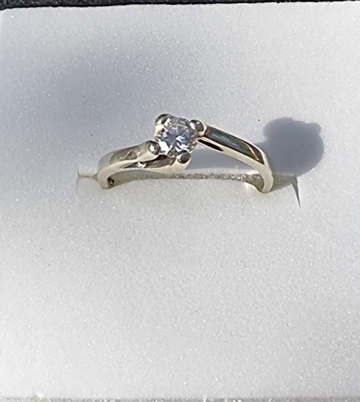 0.30 Carat `NATURAL SOLITAIRE DIAMOND` in a 9CT White Gold.( Genuine Gold)
