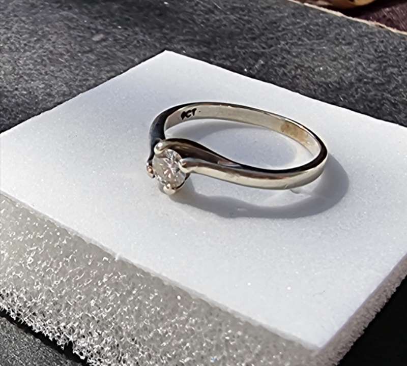 0.30 Carat `NATURAL SOLITAIRE DIAMOND` in a 9CT White Gold.( Genuine Gold)