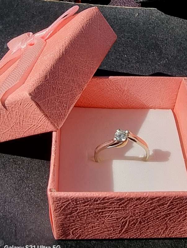 0.30 Carat `NATURAL SOLITAIRE DIAMOND` in a 9CT White Gold.( Genuine Gold)