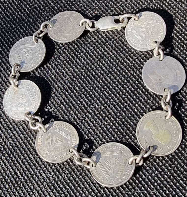 Elizabeth ll and Georgvis 925 Sterling Silver Coin Bracelet. ( Genuine Silver. )