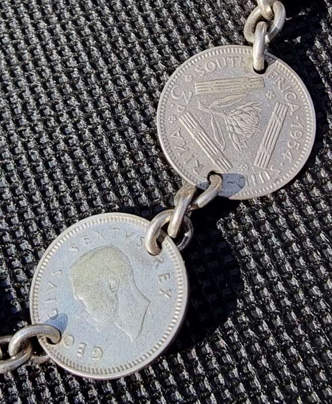 Elizabeth ll and Georgvis 925 Sterling Silver Coin Bracelet. ( Genuine Silver. )