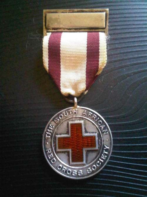 1975  SILVER RED CROSS SOCIETY MEDAL AWARDED TO RR.CHIPPS.