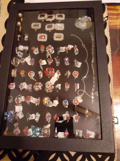 Christmas Combo 2 Costume Jewellery (Rings with display Case) see photos..E22