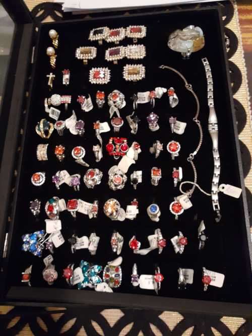Christmas Combo 2 Costume Jewellery (Rings with display Case) see photos..E22
