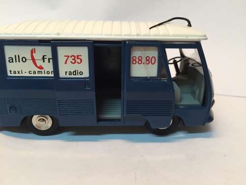 Atlas Edition - Rare - Dinky Toys 570 FOURGON TOLE J7. PEUGEOT
