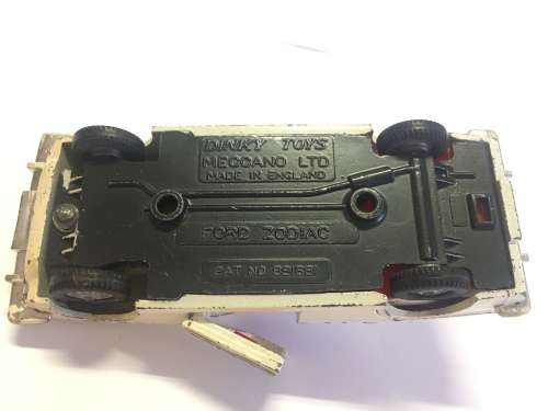 Dinky Toys 255 Ford Zodiac Police - Repainted