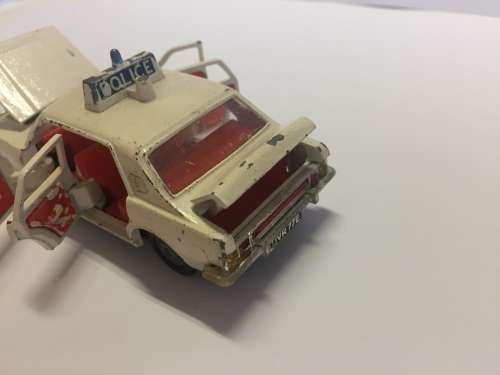 Dinky Toys 255 Ford Zodiac Police - Repainted