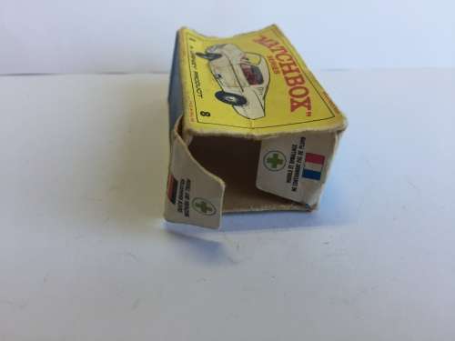 VINTAGE LESNEY MATCHBOX # 8 FORD MUSTANG with Box - Please Read