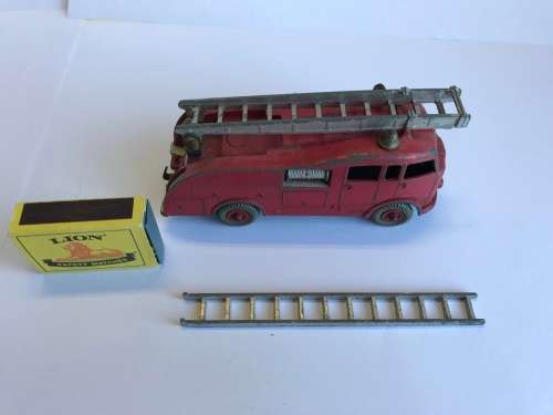 Dinky Toys 955 Fire Engine