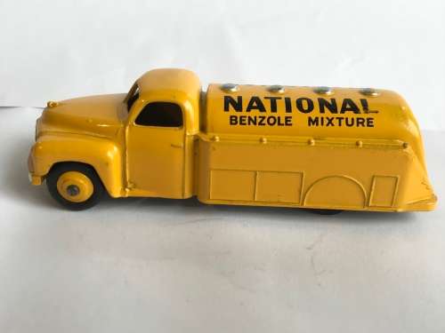 FOR JOHN ONLY - Dinky Toys 443 Studebaker Petrol Tanker ''National Benzole'' original - Mint