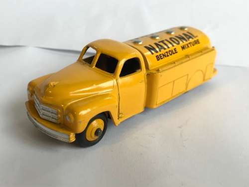 FOR JOHN ONLY - Dinky Toys 443 Studebaker Petrol Tanker ''National Benzole'' original - Mint