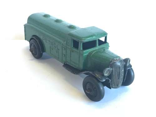Dinky Toys #25d - Petrol Tank Wagon - Green