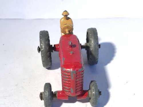 Matchbox Moko Lesney #4 - Massey Harris Tractor