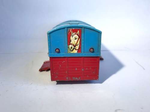 Corgi Major Toys No. 1130, Chipperfields Circus Horse Transporter + 3 Horses