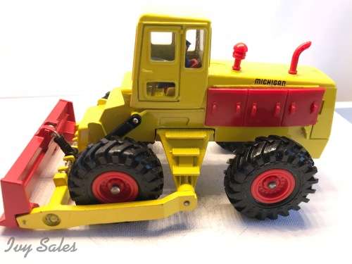 FOR DIRK ONLY -DINKY TOYS # 976 MICHIGAN 180-111 TRACTOR BULLDOZER IN ORIGINAL BOX