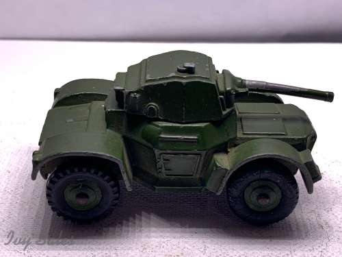 Dinky Toys #670 ARMOURED CAR