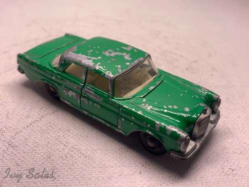 Matchbox #46 - Mercedes 300SE