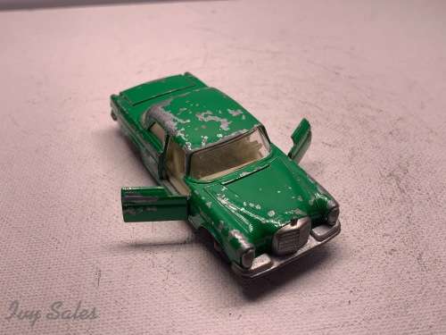 Matchbox #46 - Mercedes 300SE