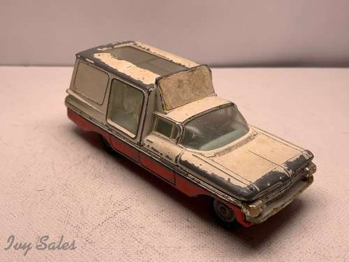 CORGI TOYS #486 CHEVROLET IMPALA KENNEL CLUB