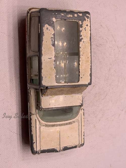 CORGI TOYS #486 CHEVROLET IMPALA KENNEL CLUB