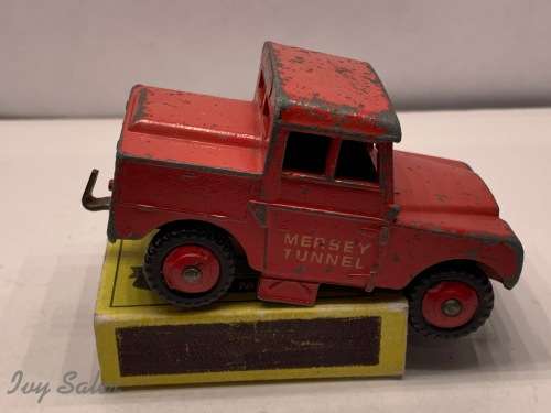 DINKY TOYS #255 MERSEY TUNNEL POLICE LAND ROVER SERIES 1