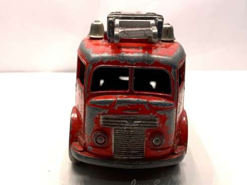 DINKY TOYS #555 COMMER FIRE ENGINE