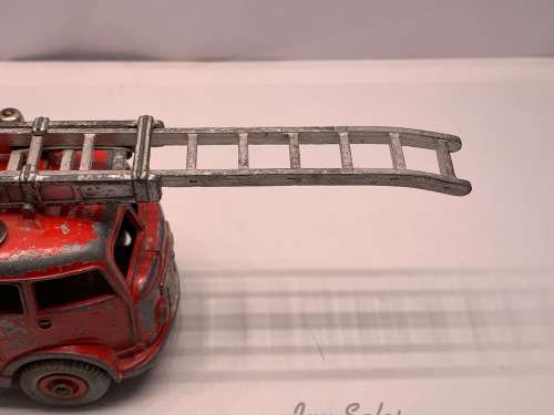 DINKY TOYS #555 COMMER FIRE ENGINE