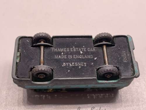 Lesney Matchbox #70 Thames Estate Car
