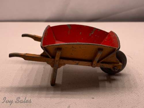 DINKY TOYS #105B GARDEN WHEELBARROW
