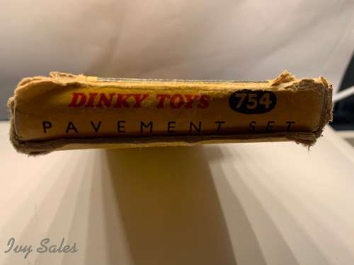 VINTAGE DINKY TOYS #754 PAVEMENT SET WITH ORIGINAL BOX